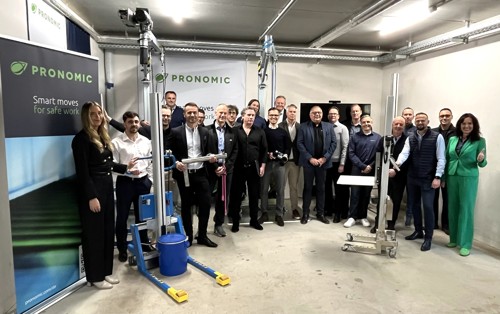 PRONOMIC GmbH, Kassel – Einweihung des neuen deutschen Firmenstandortes mit Technik-Showroom und Besuchern zur Eröffnung